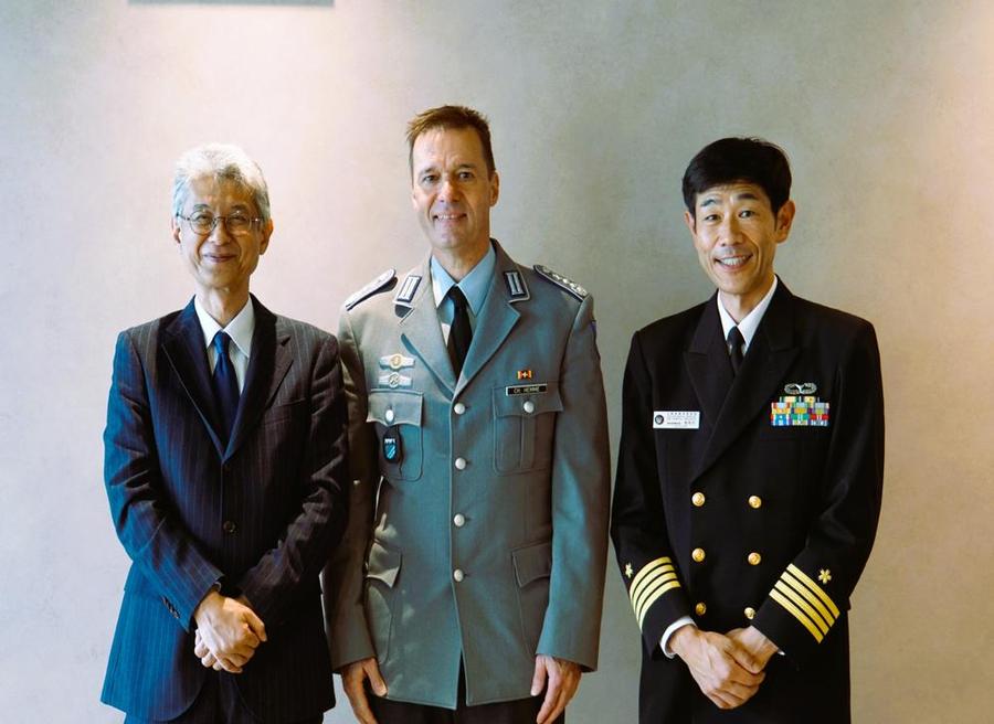 ドイツ軍へメ大佐（NATO軍 Oral Health Services Panelの代表）による