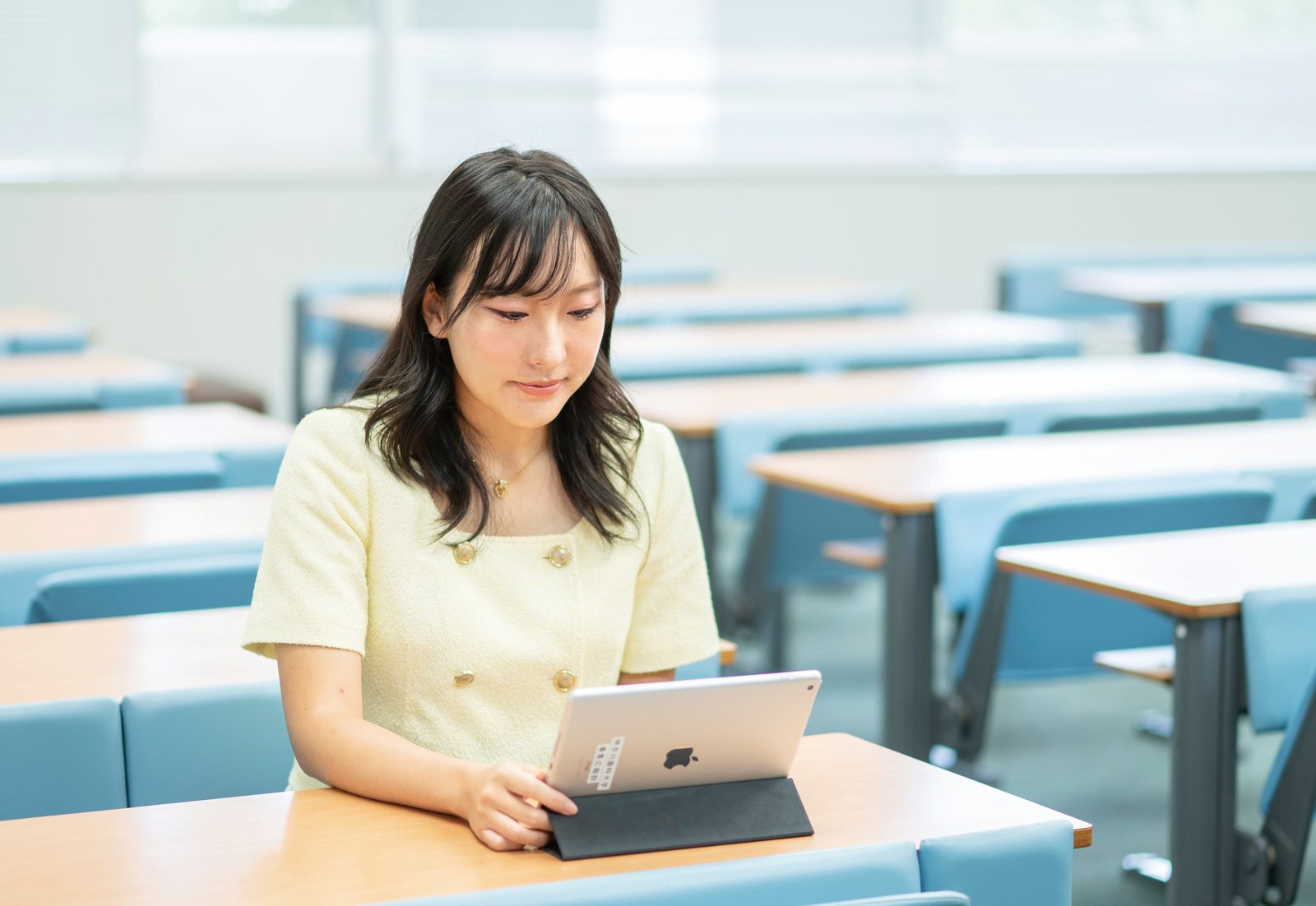 タブレットで視聴する様子