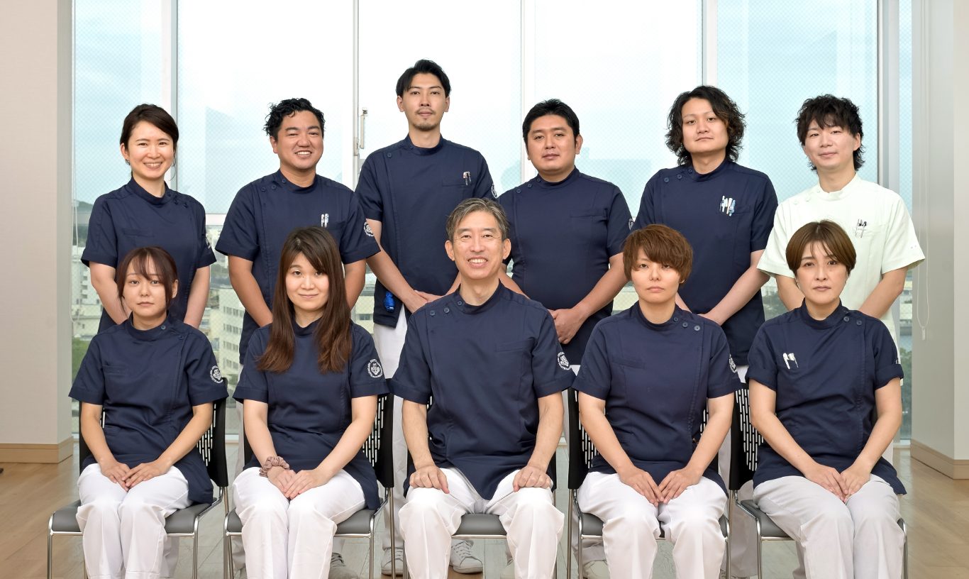 顎・口腔インプラント科のスタッフ集合写真